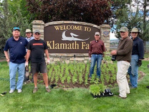 Klamath County Rotary spruces up welcome sign